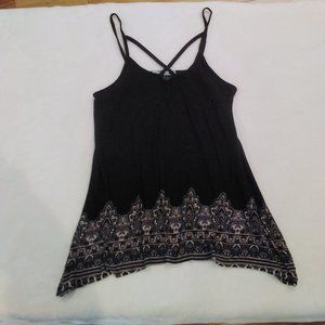 Flowy tank
